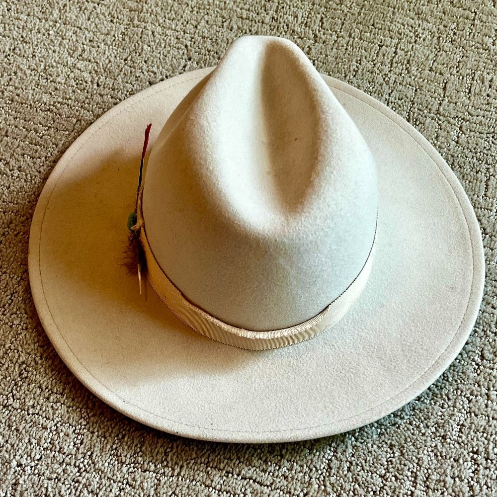 Lovely Bird Dallas Fedora in Antique White